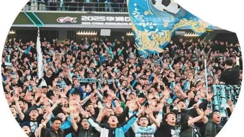 王楚钦轻松斩落阿鲁纳，晋级WTT重庆男单16强